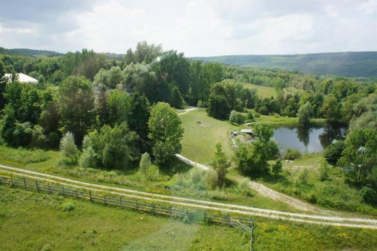 Around the Property - Pretty River Valley Country Inn